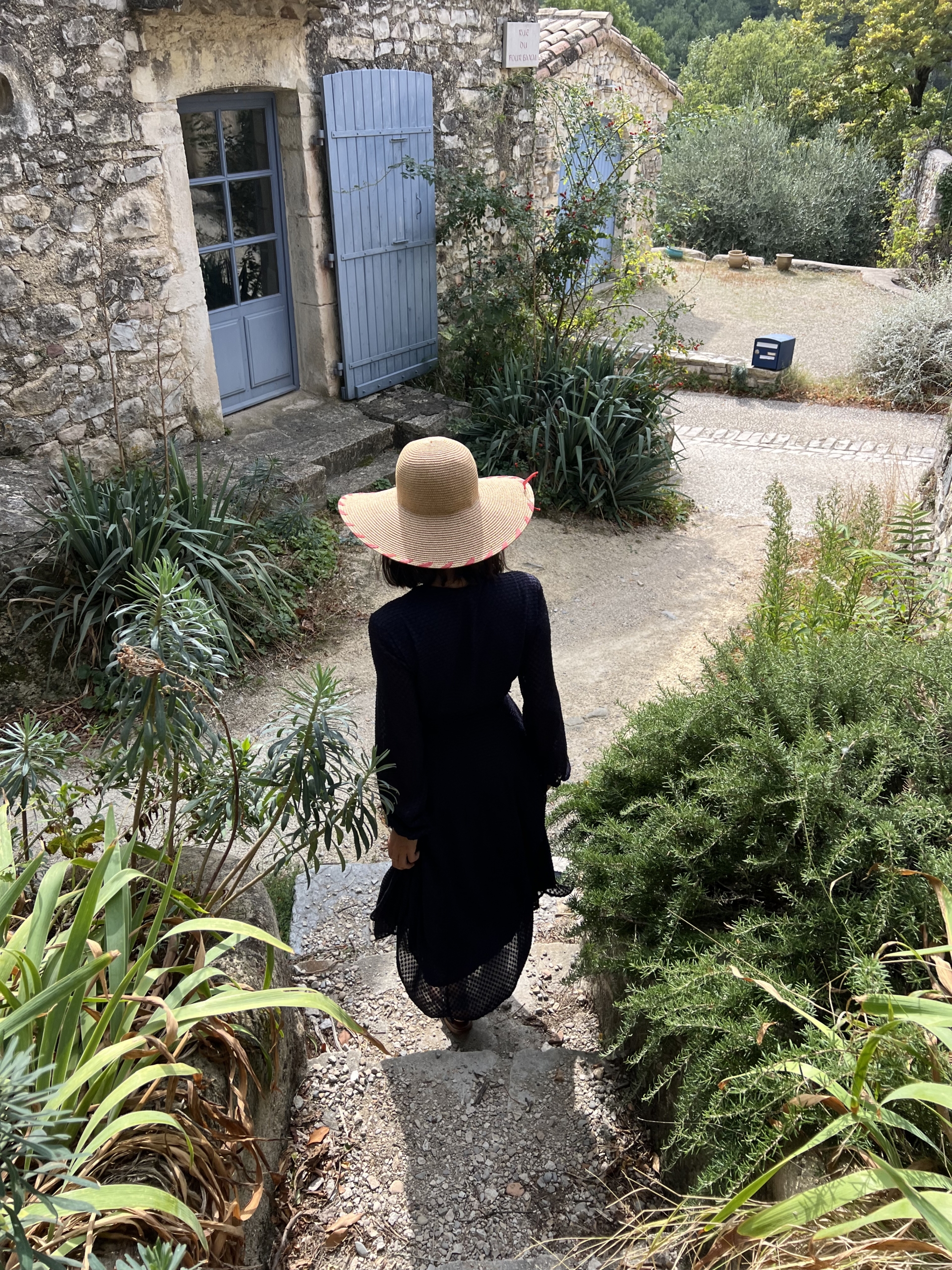 Se promener dans les ruelles d'un village de caractère en Provence